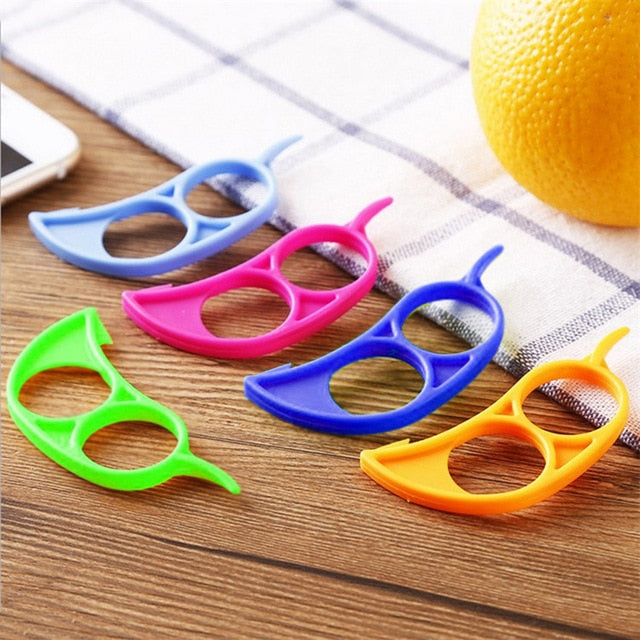 1PCS Creative Orange Peelers Zesters Lemon Slicer Fruit Stripper Easy Opener Citrus Knife Kitchen Tools Gadgets (Random Color)